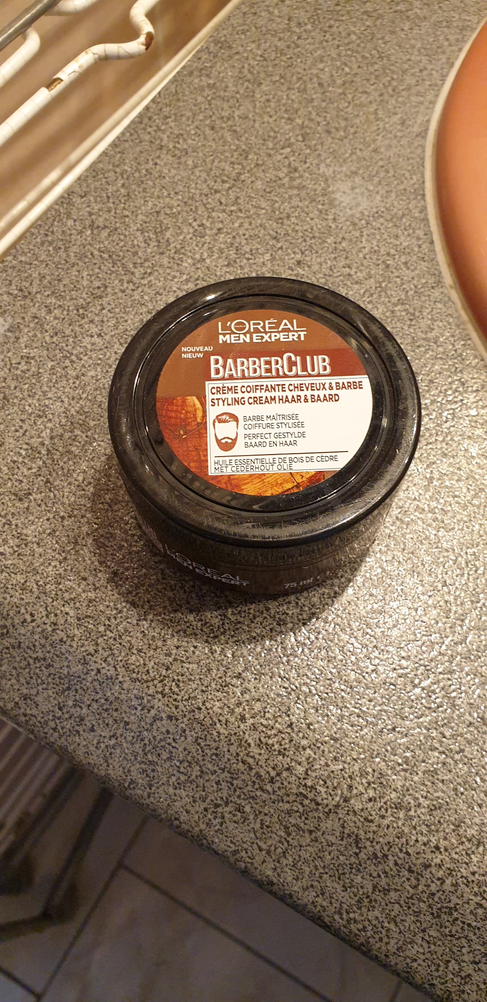 Barbe nette sans effet gras