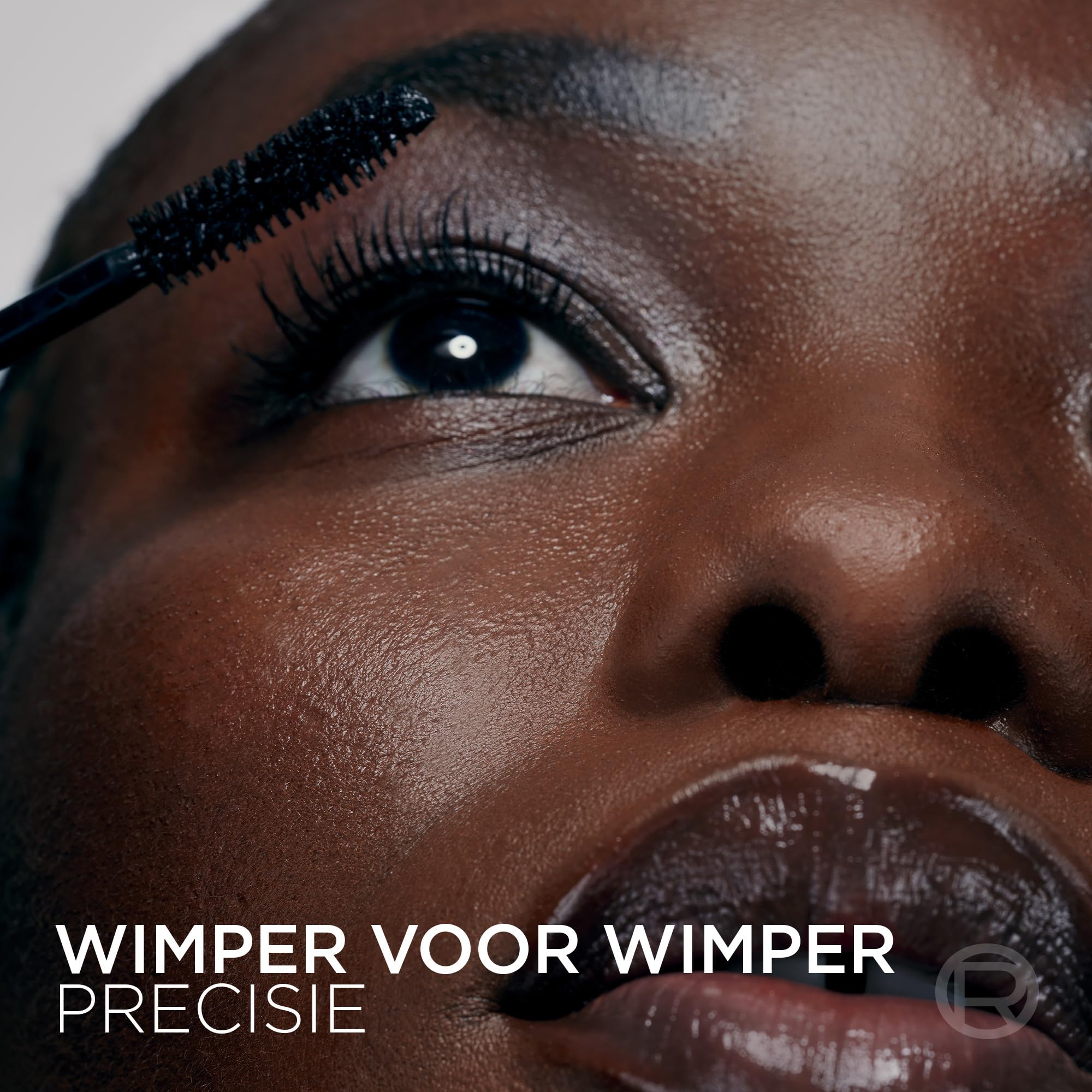 l-or-al-paris-x-mugler-mascara-volume-augment-noir-7-5-ml image 4