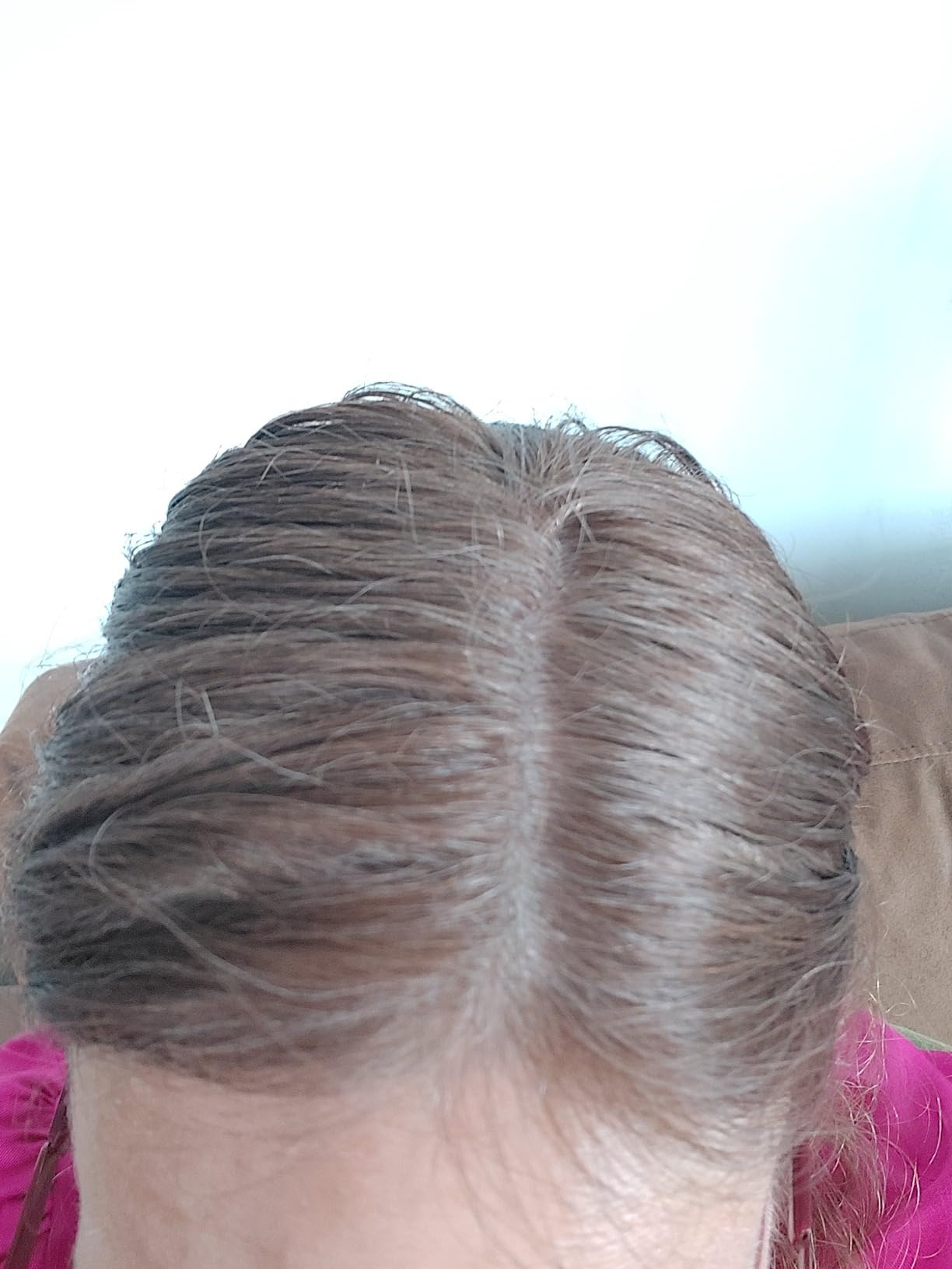 Blond lumineux et cheveux blancs couverts